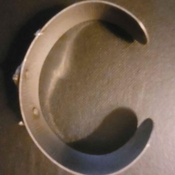 Unique stainless steel scotty dog cuff bracelet/pre-loved - Picture 6 of 8